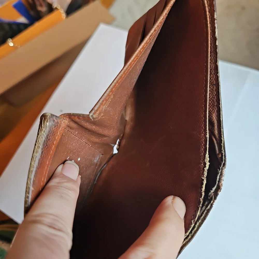 Authentic Mens Louis Vuitton Monogram Bifold - Picture 3 of 5